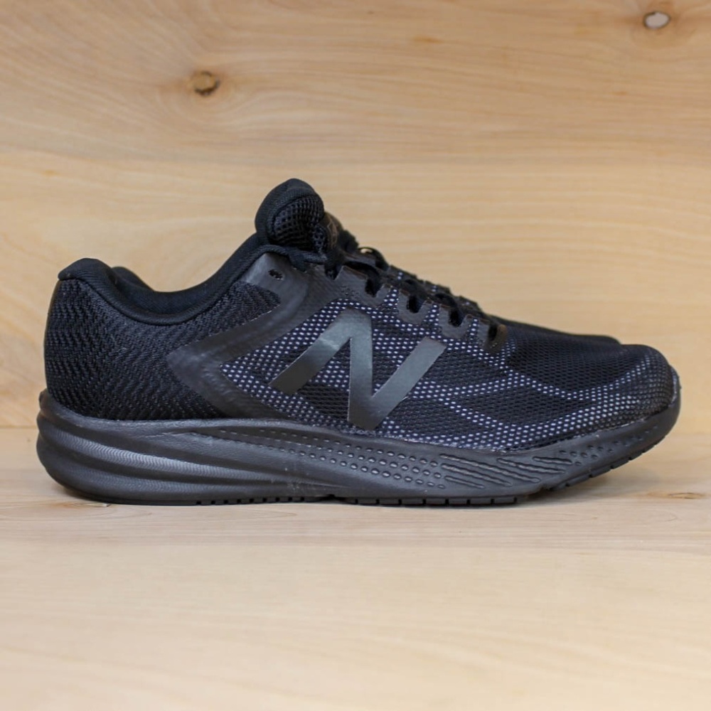 NEW New Balance 490v6 Cushioning Running Shoe